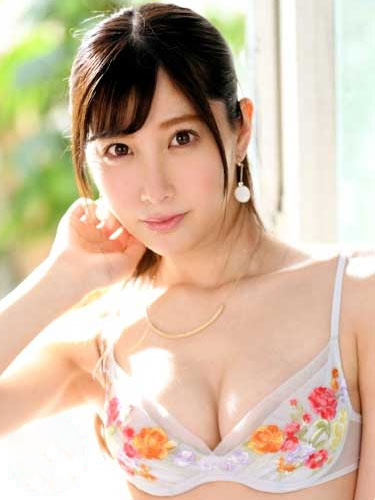 Momo Hazuki