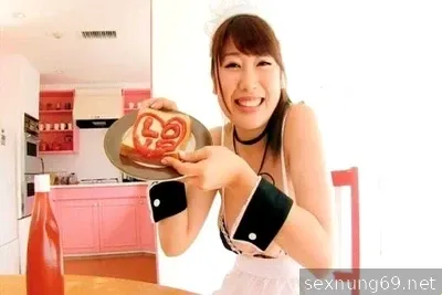 ดีใจกับสาวใช้คนสวยหน้าอกใหญ่